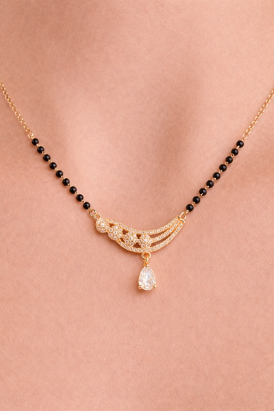 Scalloped arc mangalsutra